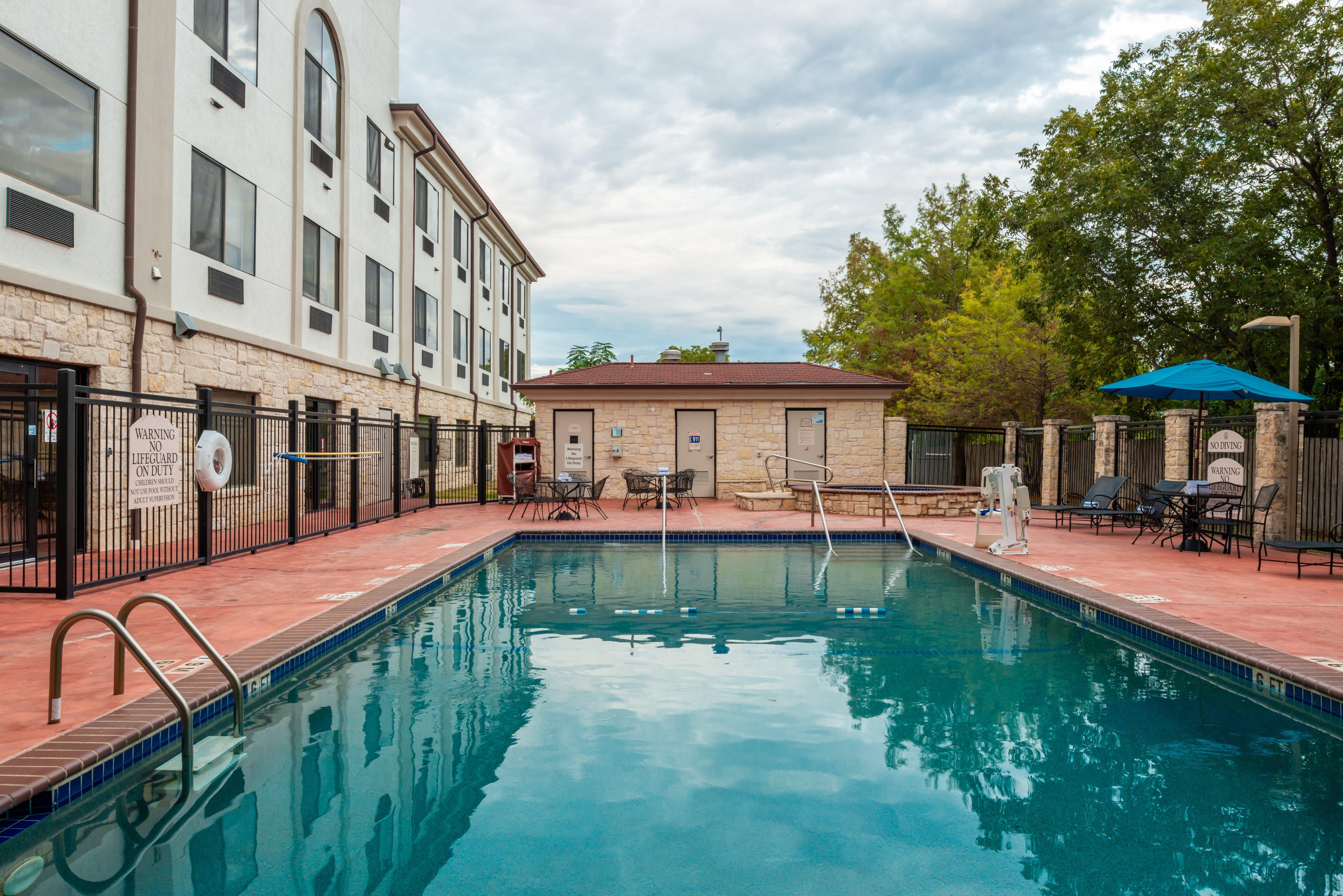 Holiday Inn Express & Suites Austin Nw - Lakeline By Ihg Exterior foto